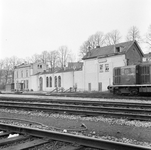 159361 Gezicht op het oude gebouw van de lijnwerkplaats van de N.S. op het emplacement te Arnhem.